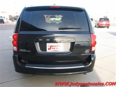 2016 Dodge Grand Caravan SXT, POWER DOORS, Backup cam. LOW 67,000 MILES - Photo 31 - North Platte, NE 69101