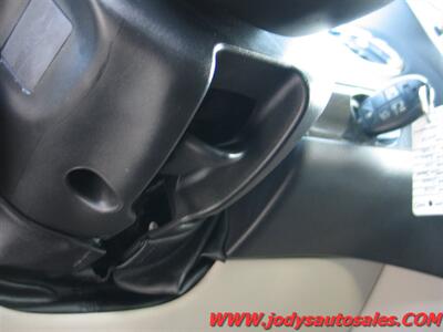 2016 Dodge Grand Caravan SXT, POWER DOORS, Backup cam. LOW 67,000 MILES - Photo 7 - North Platte, NE 69101