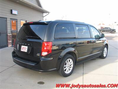 2016 Dodge Grand Caravan SXT, POWER DOORS, Backup cam. LOW 67,000 MILES - Photo 32 - North Platte, NE 69101