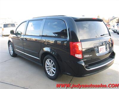2016 Dodge Grand Caravan SXT, POWER DOORS, Backup cam. LOW 67,000 MILES - Photo 30 - North Platte, NE 69101