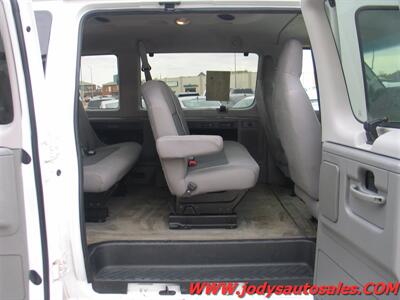 2014 Ford E-Series Van E-350 SD XLT  E-350  XLT, 11 Passenger Van - Photo 23 - North Platte, NE 69101