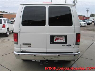 2014 Ford E-Series Van E-350 SD XLT  E-350  XLT, 11 Passenger Van - Photo 29 - North Platte, NE 69101