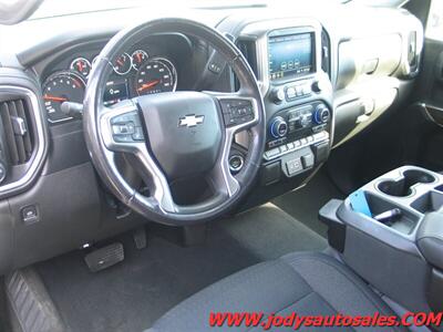 2021 Chevrolet Silverado 1500 LT  LT, 4x4, Heated Seats, 5.3L V8,CREW CAB - Photo 2 - North Platte, NE 69101
