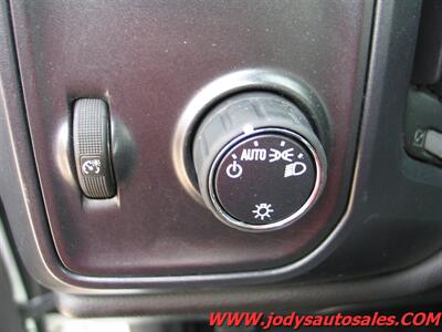 2017 Chevrolet Silverado 2500 Work Truck  4X4 CREW CAB, 8' BOX, LOW 59,000 MILES - Photo 8 - North Platte, NE 69101