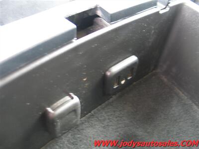 2017 Chevrolet Silverado 2500 Work Truck  4X4 CREW CAB, 8' BOX, LOW 59,000 MILES - Photo 21 - North Platte, NE 69101