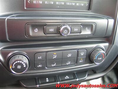 2017 Chevrolet Silverado 2500 Work Truck  4X4 CREW CAB, 8' BOX, LOW 59,000 MILES - Photo 18 - North Platte, NE 69101