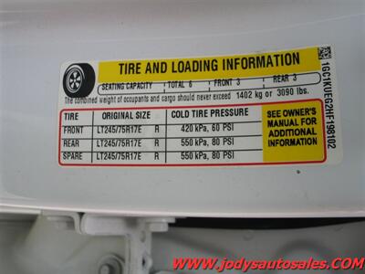 2017 Chevrolet Silverado 2500 Work Truck  4X4 CREW CAB, 8' BOX, LOW 59,000 MILES - Photo 37 - North Platte, NE 69101