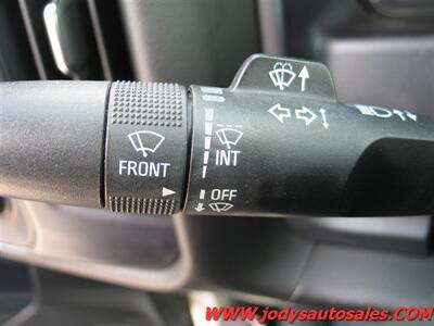 2017 Chevrolet Silverado 2500 Work Truck  4X4 CREW CAB, 8' BOX, LOW 59,000 MILES - Photo 12 - North Platte, NE 69101