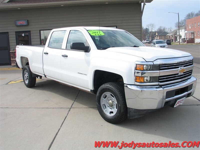 2017 Chevrolet Silverado 2500 Work Truck  4X4 CREW CAB, 8' BOX, LOW 59,000 MILES - Photo 1 - North Platte, NE 69101