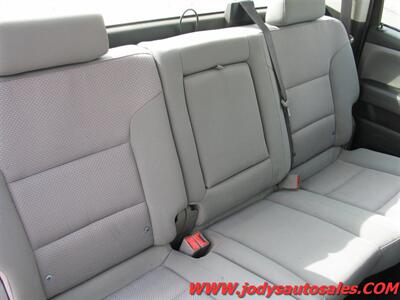 2017 Chevrolet Silverado 2500 Work Truck  4X4 CREW CAB, 8' BOX, LOW 59,000 MILES - Photo 25 - North Platte, NE 69101