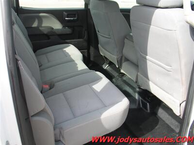 2017 Chevrolet Silverado 2500 Work Truck  4X4 CREW CAB, 8' BOX, LOW 59,000 MILES - Photo 24 - North Platte, NE 69101