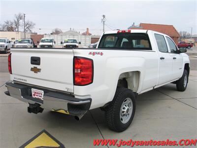 2017 Chevrolet Silverado 2500 Work Truck  4X4 CREW CAB, 8' BOX, LOW 59,000 MILES - Photo 32 - North Platte, NE 69101