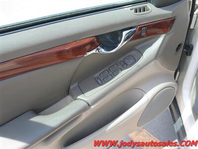 2002 Cadillac DeVille   - Photo 3 - North Platte, NE 69101