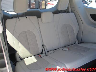 2017 Chrysler Pacifica Hybrid Touring Plus Touring Plus, HYBRID, LOW 50,000 MILE - Photo 31 - North Platte, NE 69101