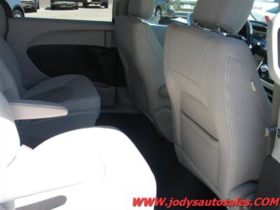 2017 Chrysler Pacifica Hybrid Touring Plus Touring Plus, HYBRID, LOW 50,000 MILE - Photo 29 - North Platte, NE 69101