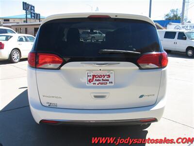 2017 Chrysler Pacifica Hybrid Touring Plus Touring Plus, HYBRID, LOW 50,000 MILE - Photo 38 - North Platte, NE 69101