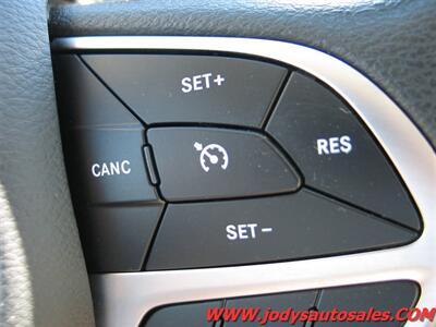 2017 Chrysler Pacifica Hybrid Touring Plus Touring Plus, HYBRID, LOW 50,000 MILE - Photo 14 - North Platte, NE 69101