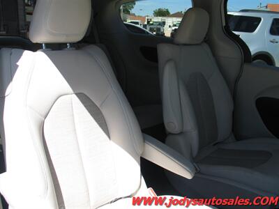 2017 Chrysler Pacifica Hybrid Touring Plus Touring Plus, HYBRID, LOW 50,000 MILE - Photo 30 - North Platte, NE 69101