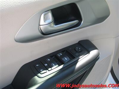 2017 Chrysler Pacifica Hybrid Touring Plus Touring Plus, HYBRID, LOW 50,000 MILE - Photo 3 - North Platte, NE 69101