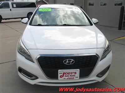 2016 Hyundai SONATA Hybrid  LOW, LOW 39,000 - Photo 33 - North Platte, NE 69101