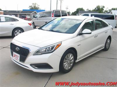 2016 Hyundai SONATA Hybrid  LOW, LOW 39,000 - Photo 27 - North Platte, NE 69101