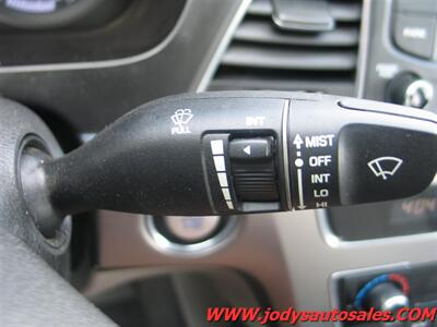 2016 Hyundai SONATA Hybrid  LOW, LOW 39,000 - Photo 12 - North Platte, NE 69101
