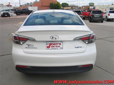 2016 Hyundai SONATA Hybrid  LOW, LOW 39,000 - Photo 30 - North Platte, NE 69101