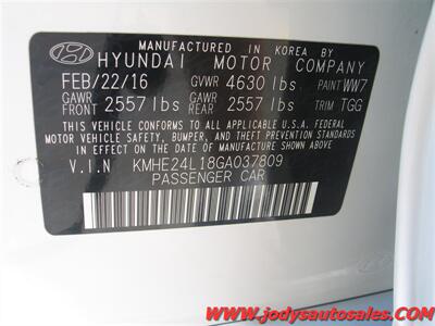 2016 Hyundai SONATA Hybrid  LOW, LOW 39,000 - Photo 35 - North Platte, NE 69101