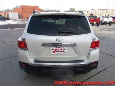 2012 Toyota Highlander Limited  Limited, AWD,  3RD SEAT, NAV. Heated Leather Seats - Photo 42 - North Platte, NE 69101