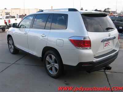 2012 Toyota Highlander Limited  Limited, AWD,  3RD SEAT, NAV. Heated Leather Seats - Photo 41 - North Platte, NE 69101