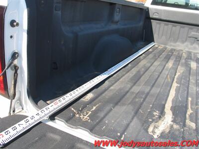 2017 Chevrolet Silverado 3500 Work Truck  CREW CAB, 4X4, 8' Box, 6.0L  V8 - Photo 27 - North Platte, NE 69101