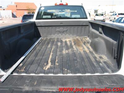 2017 Chevrolet Silverado 3500 Work Truck  CREW CAB, 4X4, 8' Box, 6.0L  V8 - Photo 28 - North Platte, NE 69101