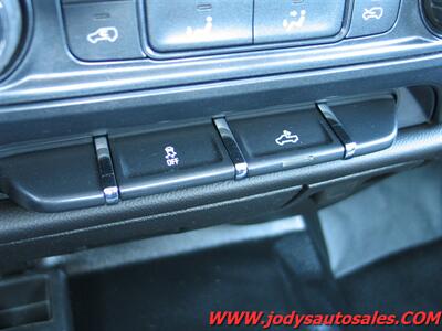 2017 Chevrolet Silverado 3500 Work Truck  CREW CAB, 4X4, 8' Box, 6.0L  V8 - Photo 19 - North Platte, NE 69101