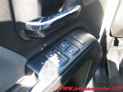 2017 Chevrolet Silverado 3500 Work Truck  CREW CAB, 4X4, 8' Box, 6.0L  V8 - Photo 3 - North Platte, NE 69101