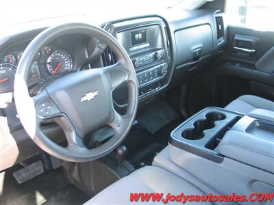 2017 Chevrolet Silverado 3500 Work Truck  CREW CAB, 4X4, 8' Box, 6.0L  V8 - Photo 2 - North Platte, NE 69101