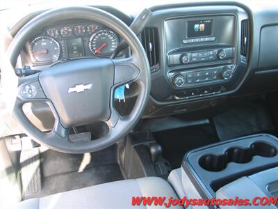 2017 Chevrolet Silverado 3500 Work Truck  CREW CAB, 4X4, 8' Box, 6.0L  V8 - Photo 6 - North Platte, NE 69101