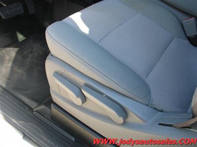 2017 Chevrolet Silverado 3500 Work Truck  CREW CAB, 4X4, 8' Box, 6.0L  V8 - Photo 4 - North Platte, NE 69101