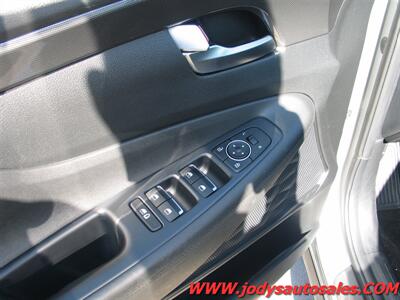 2023 Hyundai SANTA FE  SE, AWD, 2.5L I4 - Photo 3 - North Platte, NE 69101