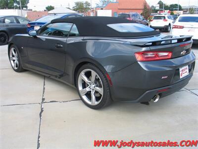 2018 Chevrolet Camaro  SS, Convertible, 6.2L V8 400hp 410ft. lbs. - Photo 25 - North Platte, NE 69101