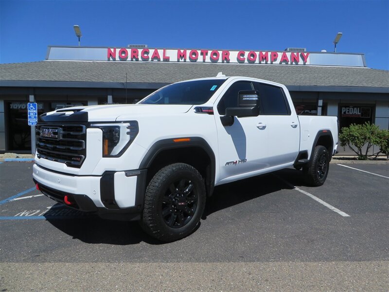 2025 GMC Sierra 2500HD AT4  