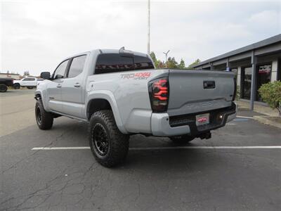 2019 Toyota Tacoma TRD Sport   - Photo 3 - Auburn, CA 95603