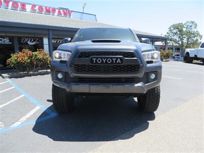 2018 Toyota Tacoma TRD Sport   - Photo 2 - Auburn, CA 95603