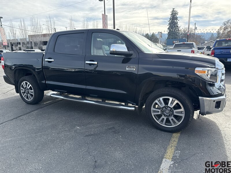 2019 Toyota Tundra Platinum CrewMax photo 3