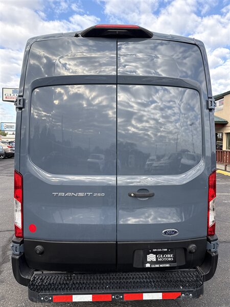 2019 Ford Transit Cargo Van photo 3