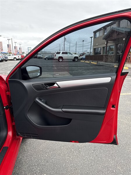 2015 Volkswagen Jetta SE photo 9