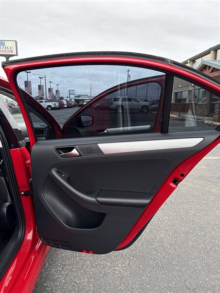 2015 Volkswagen Jetta SE photo 10