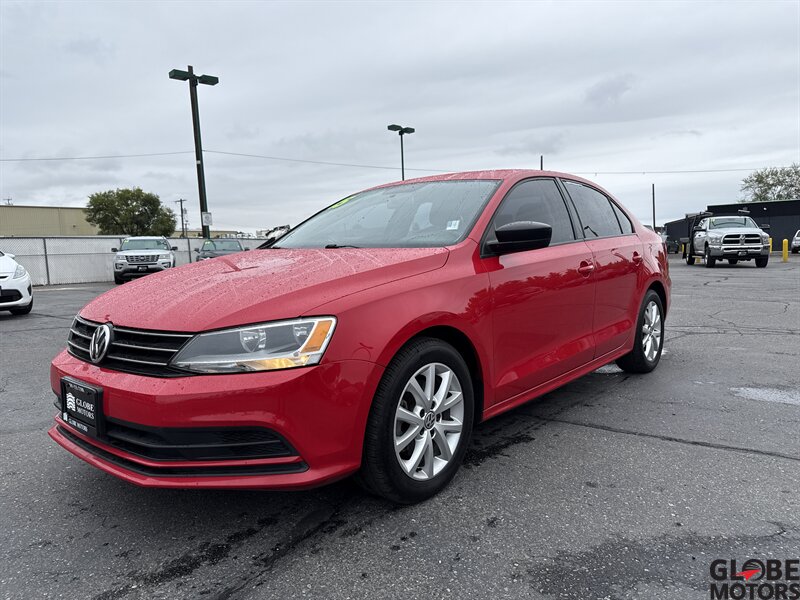 2015 Volkswagen Jetta SE photo 2