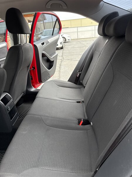2015 Volkswagen Jetta SE photo 14