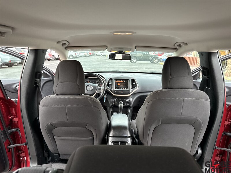 2016 Jeep Cherokee Latitude photo 19