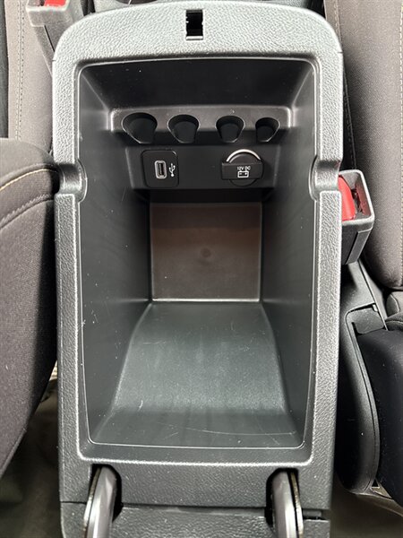 2016 Jeep Cherokee Latitude photo 33